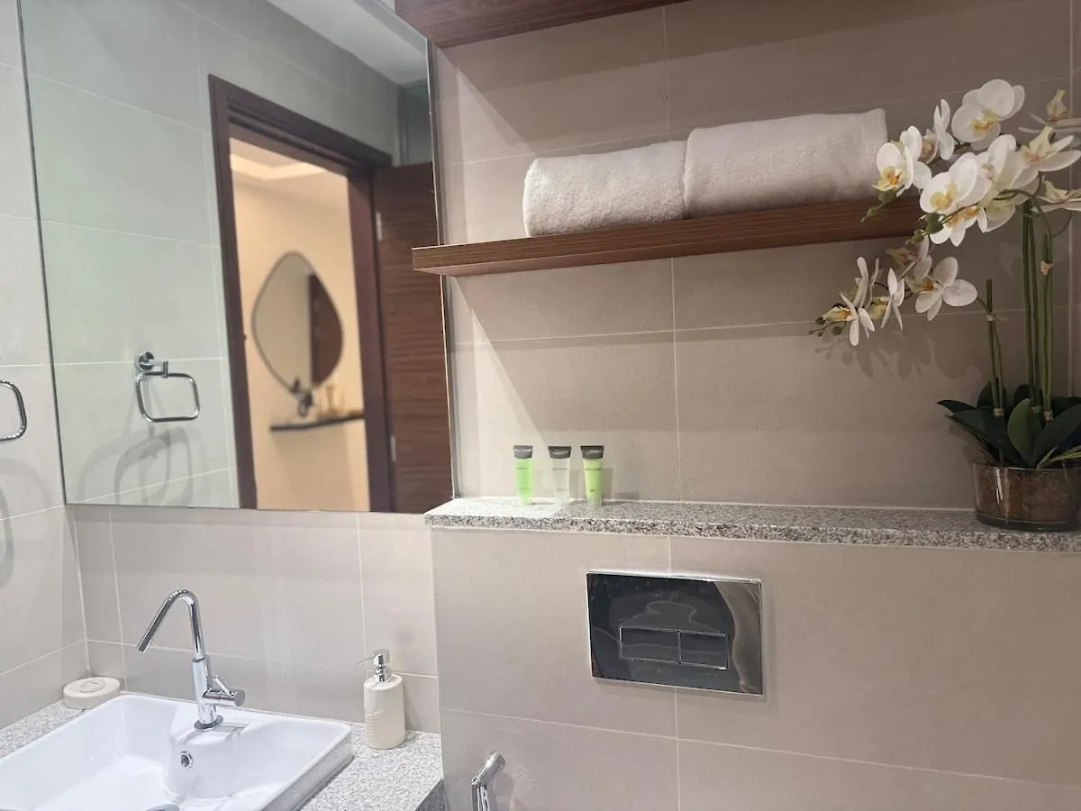 Ashri Luxe Apt, With Dubai Frame Only 5 Mins Downtown Dubai Near Metro Apartment